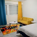 Cozy Studio 3 Min Walk To Train Station