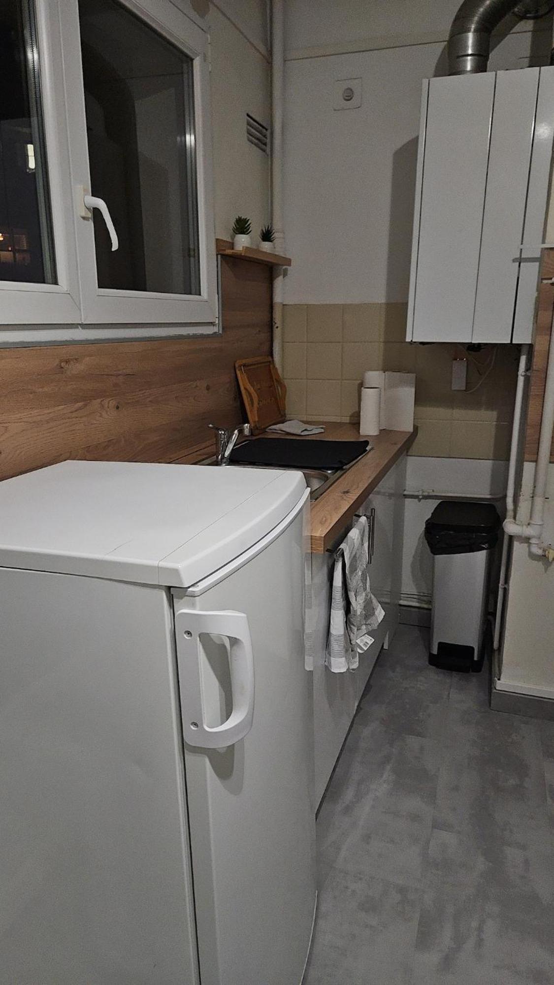 Appartement Cozy 3 Min Walk To Train Station