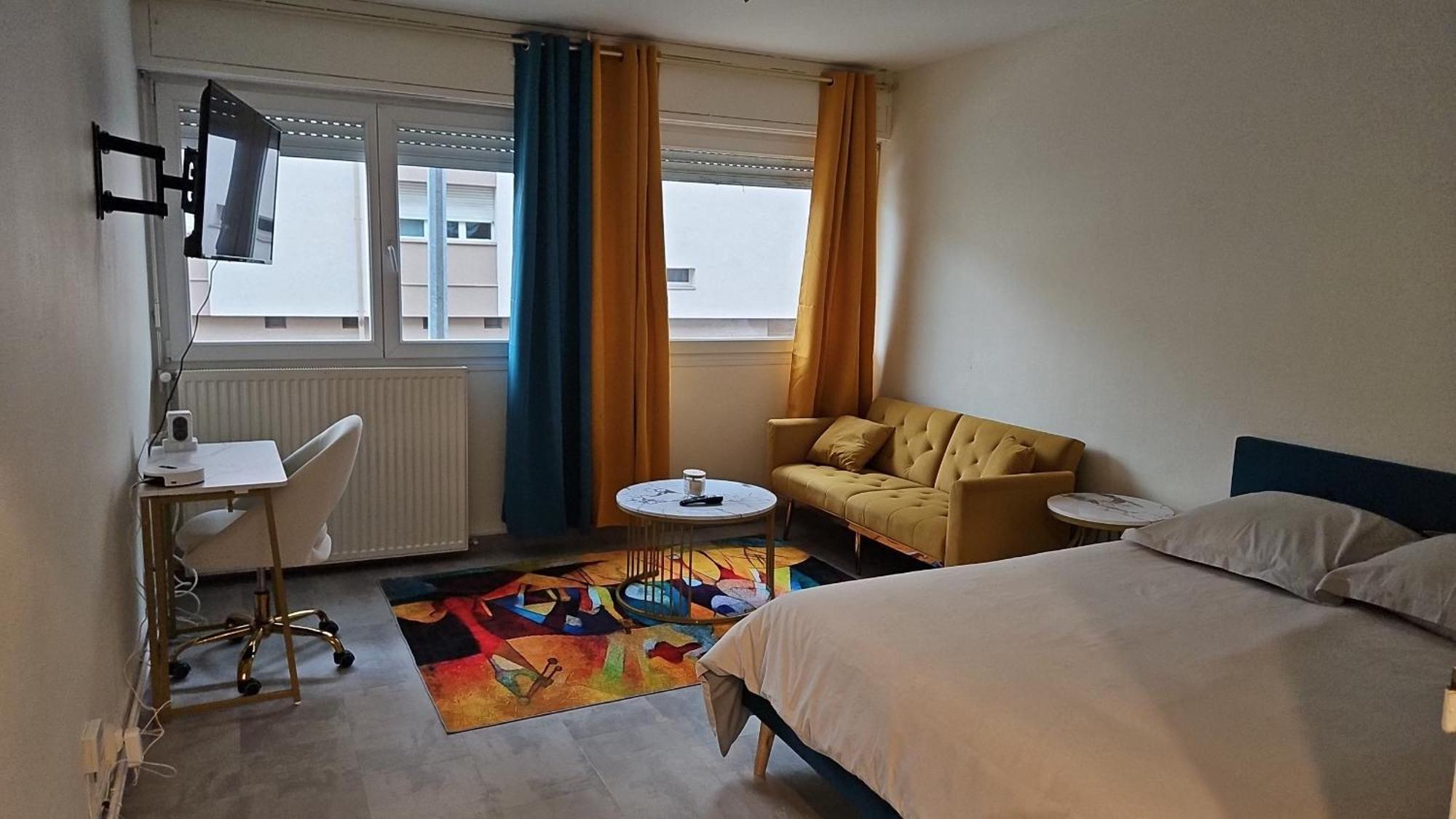 Appartement Cozy 3 Min Walk To Train Station